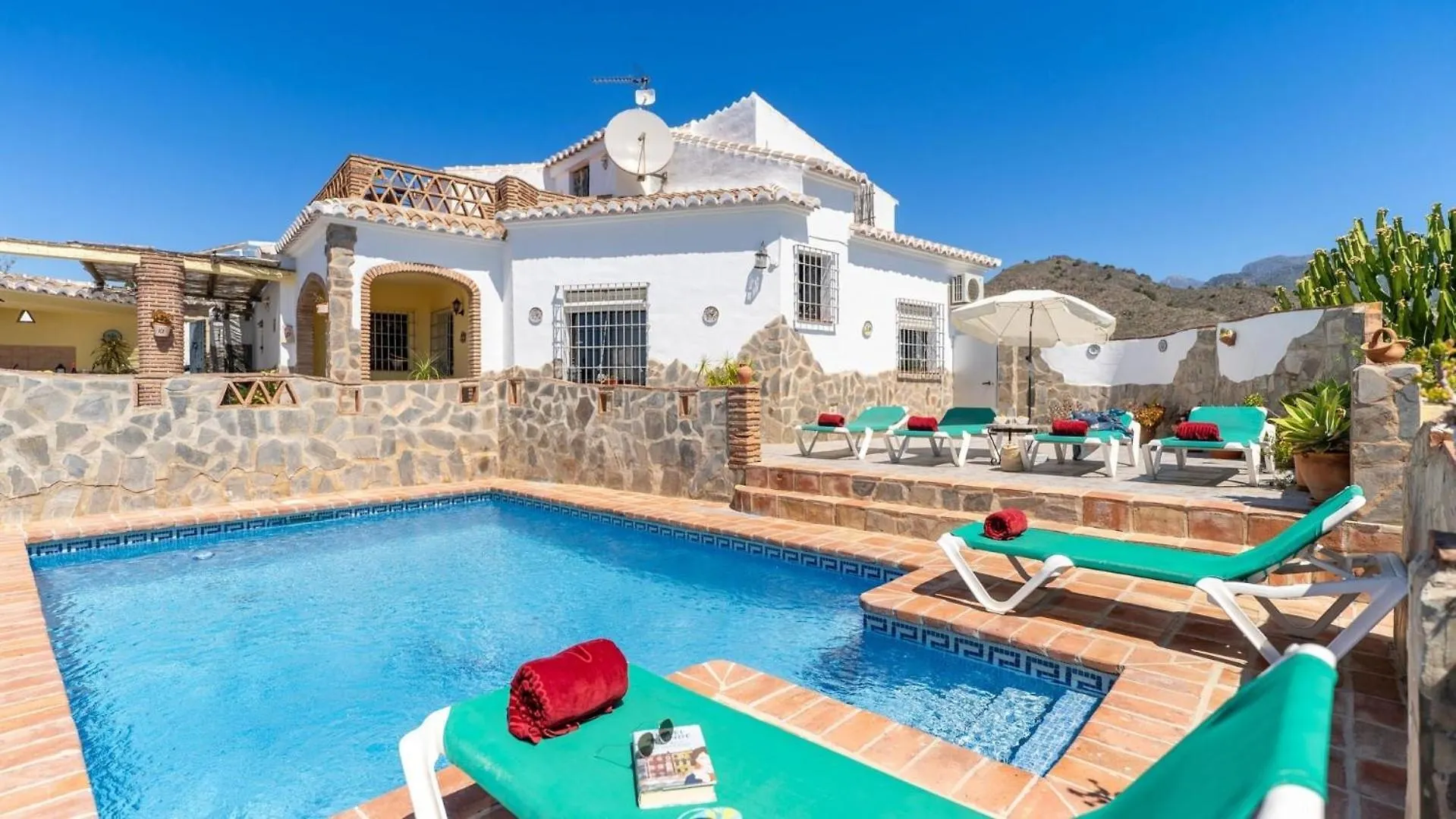 Ferienhaus Mit Privatpool Fuer 6 Personen Ca 140 Qm In Nerja, Andalusien Costa Del Sol